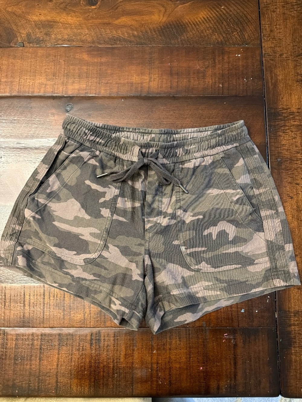 Athleta camo shorts